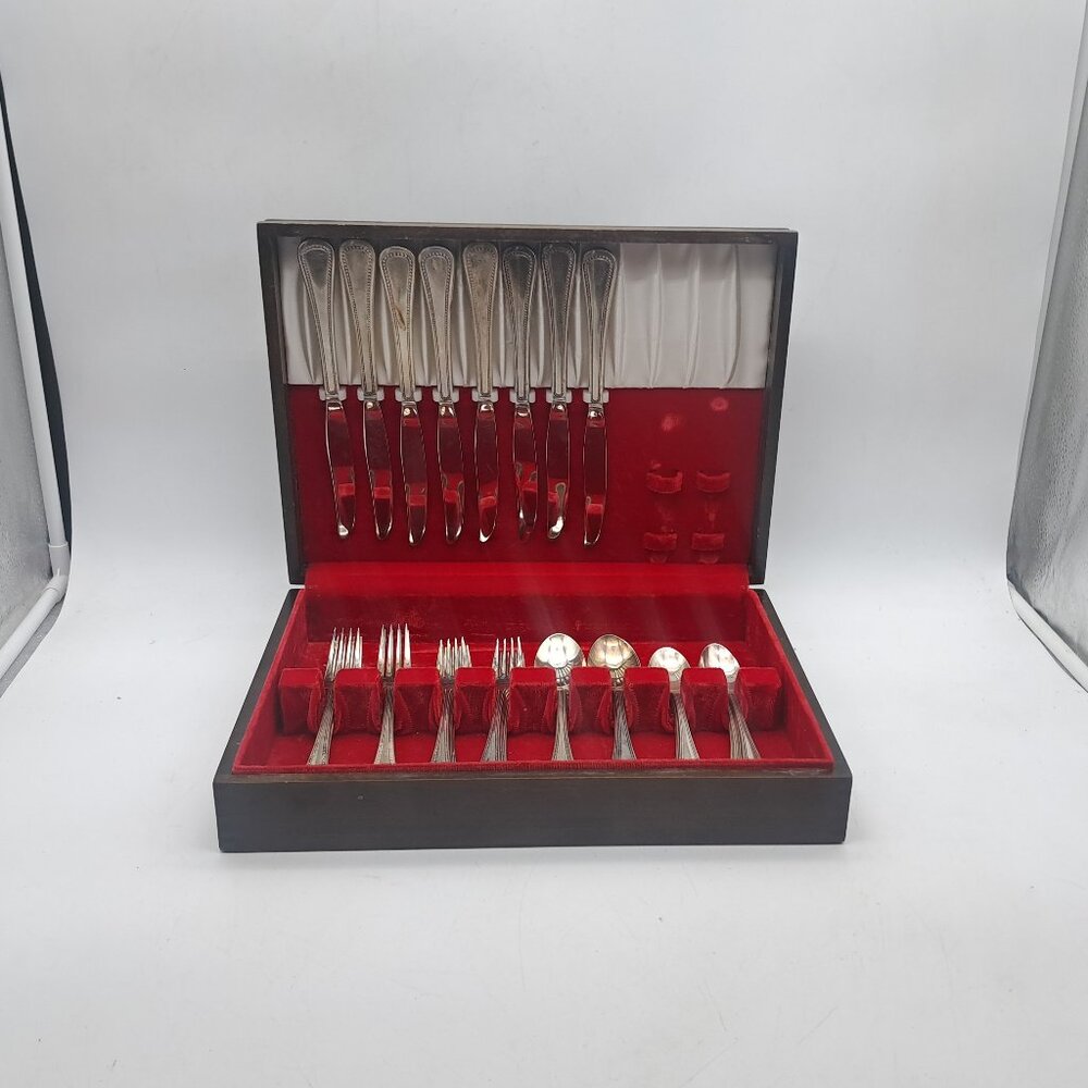 Silverplate Flatware Set for 8 In Box By Oneida Community -Patrician Pattern